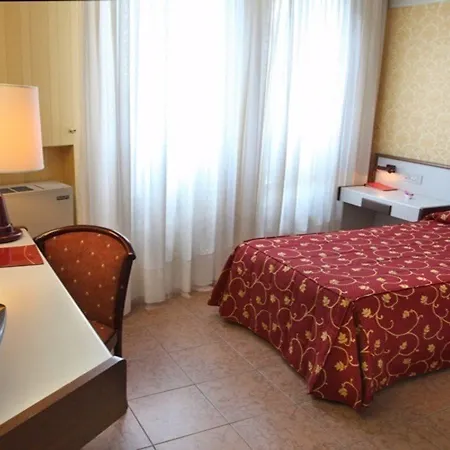 Maxim Hotel