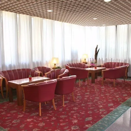 Maxim Hotel