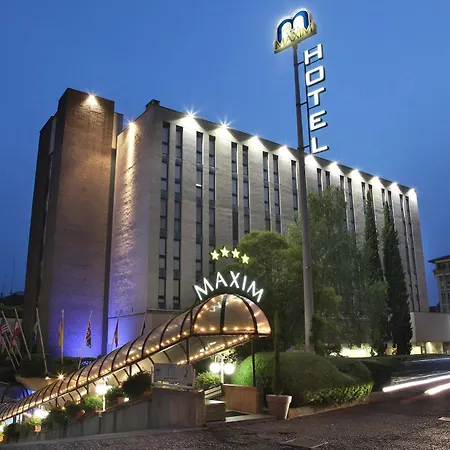 Maxim Hotel 4*